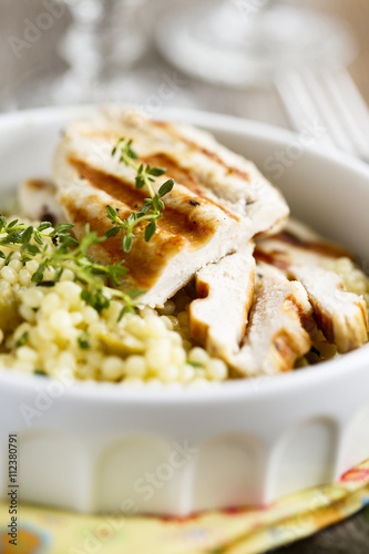 Lemon chicken with thyme and couscous