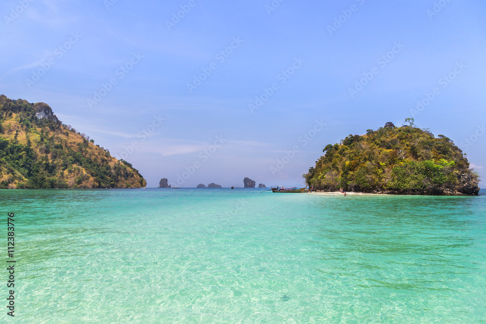 Miracle beach & crystal clear water at koh tub , koh kai, koh mor, Krabi, Thaiand.