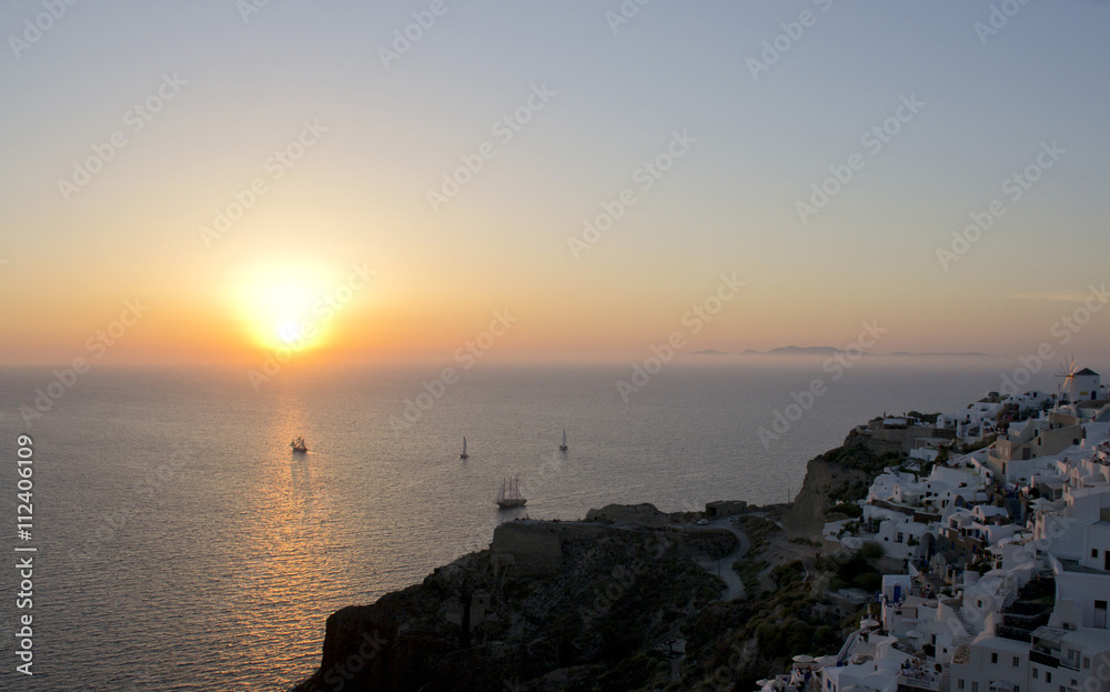 Famous and spettacolora island of Santorini sunset