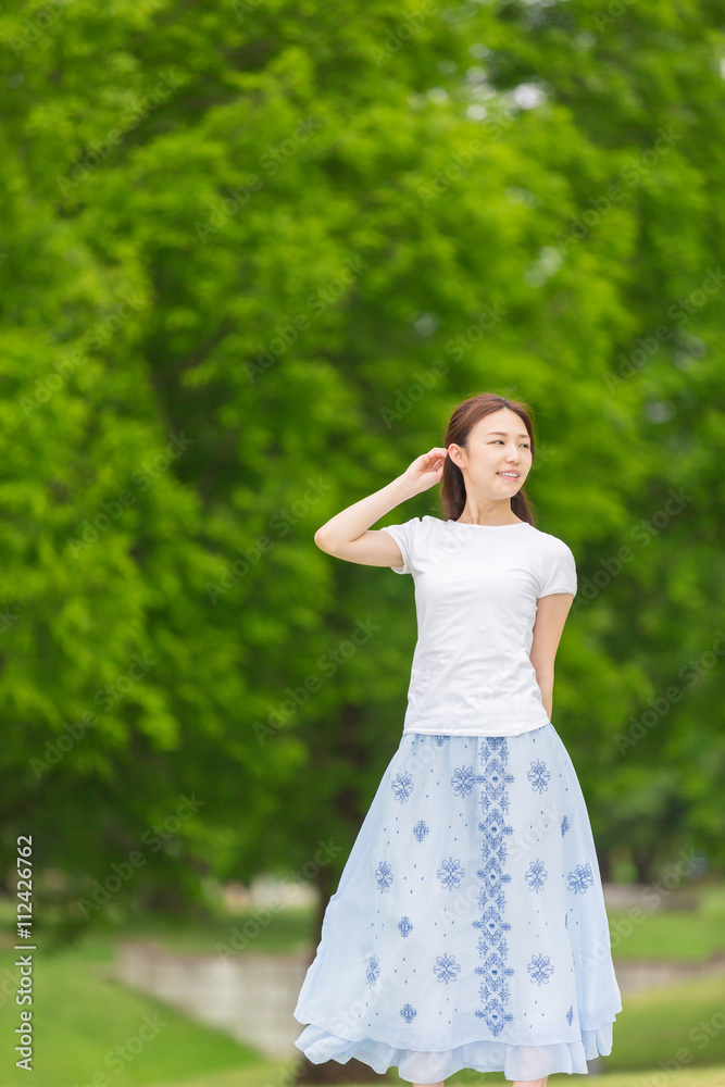 笑顔の女性 笑顔の女性