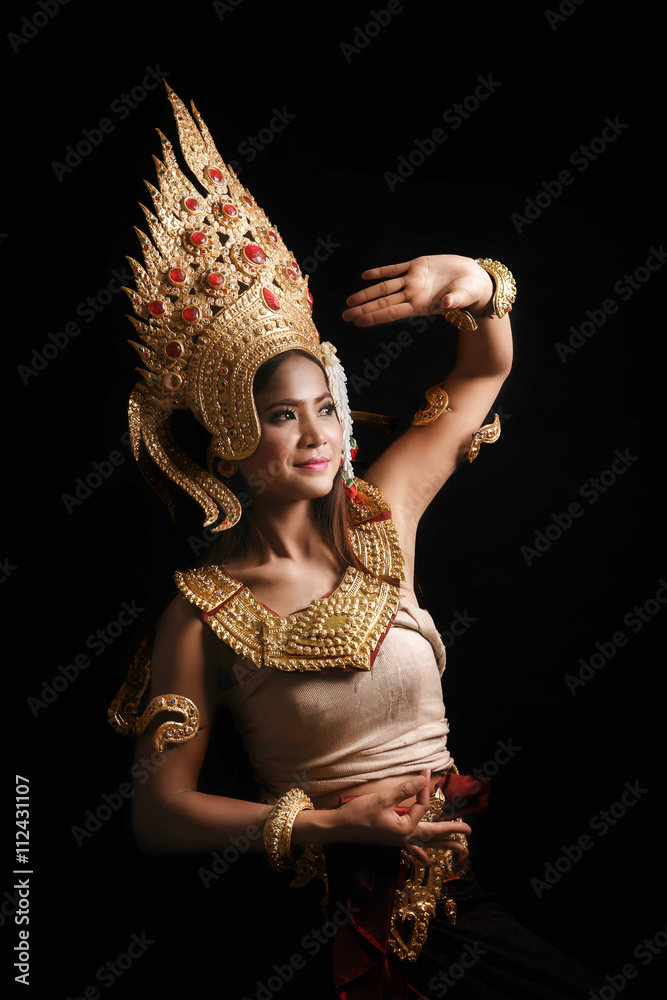 Fototapeta premium Apsara dancing portrait