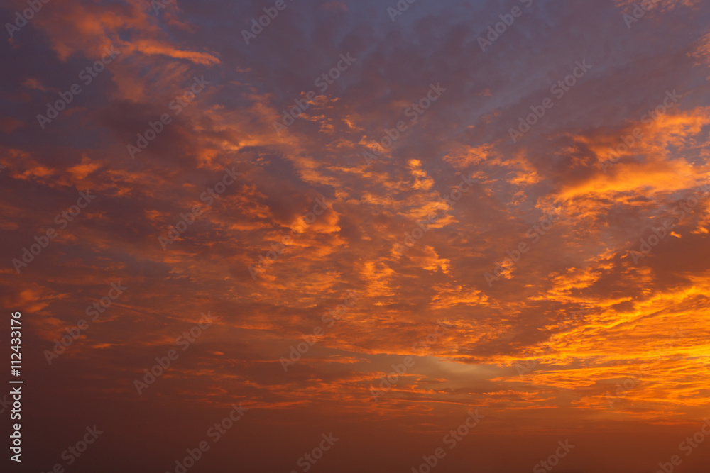 Obraz premium Clouds and sky at sunset