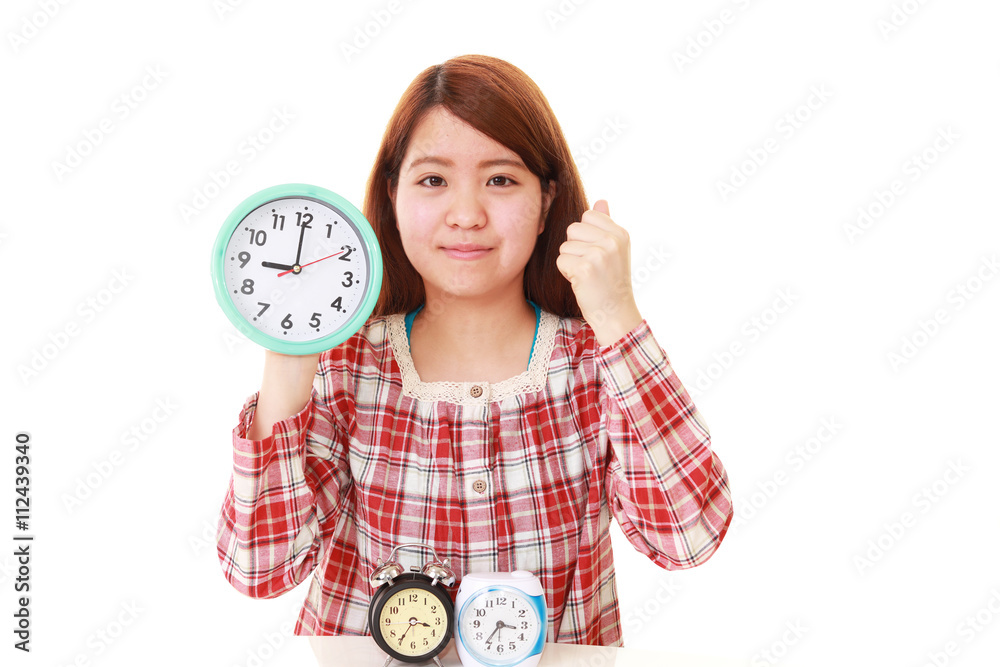 パジャマ姿の女性