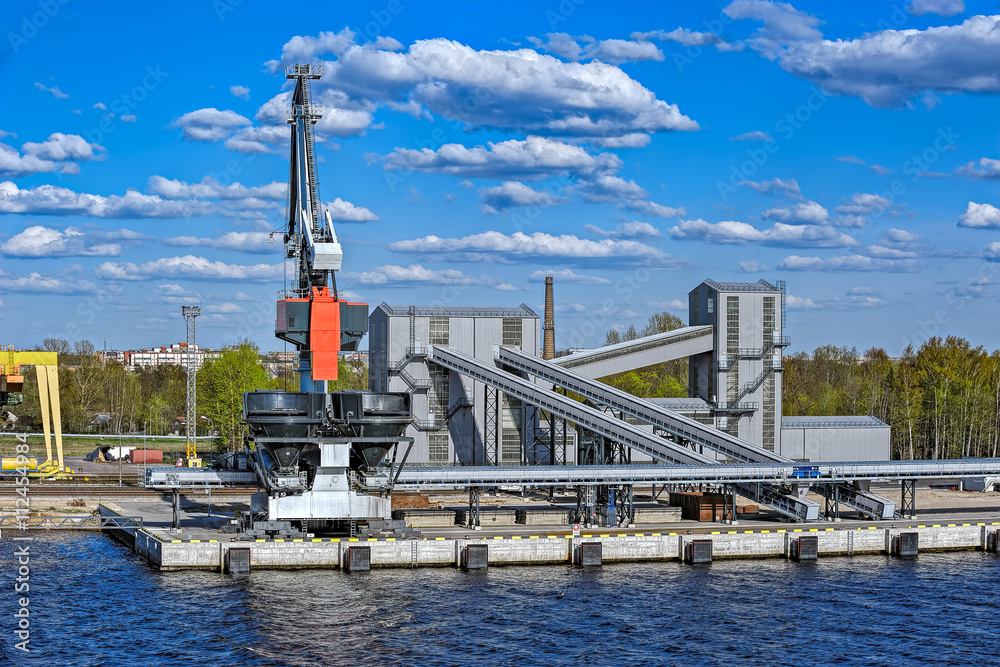 Naklejka premium Bulk cargo terminal