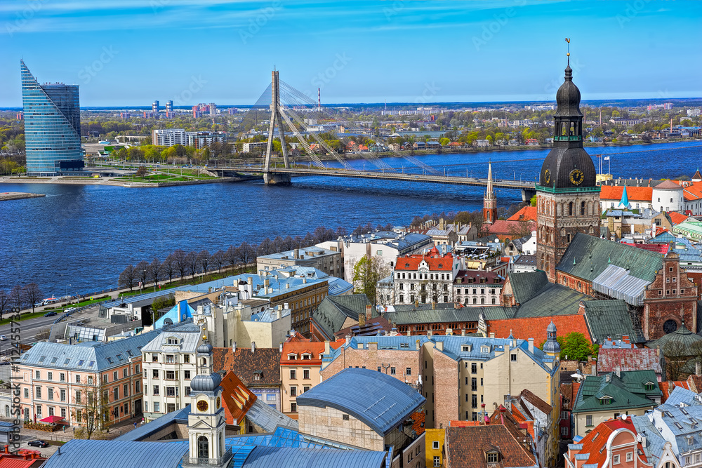 Naklejka premium Widok z lotu ptaka na stare miasto