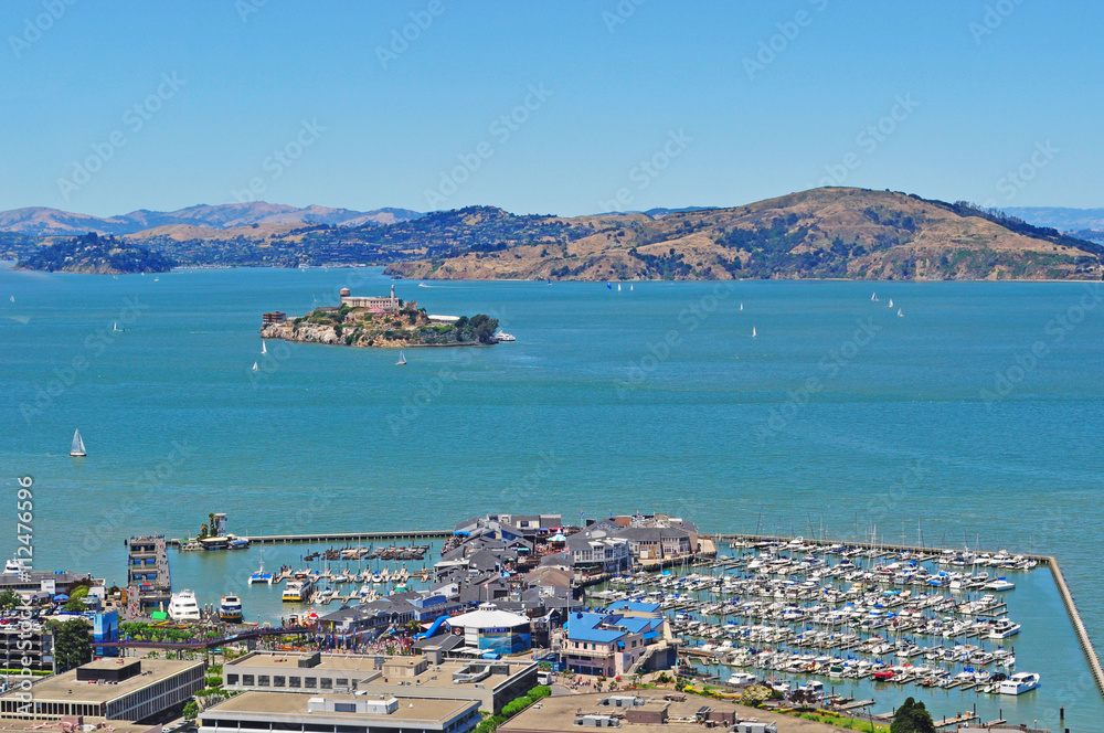 L'isola di Alcatraz nella Baia di San Francisco il 7 giugno 2010. L'isola ha ospitato la prigione federale fino al 1963 e ora fa parte dell'area del Golden Gate National Recreation