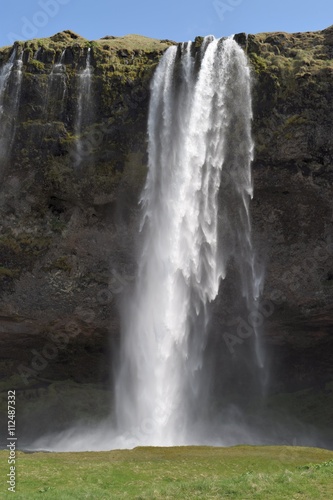 Fototapeta Naklejka Na Ścianę i Meble -  Skogafoss falls waterfall vertical