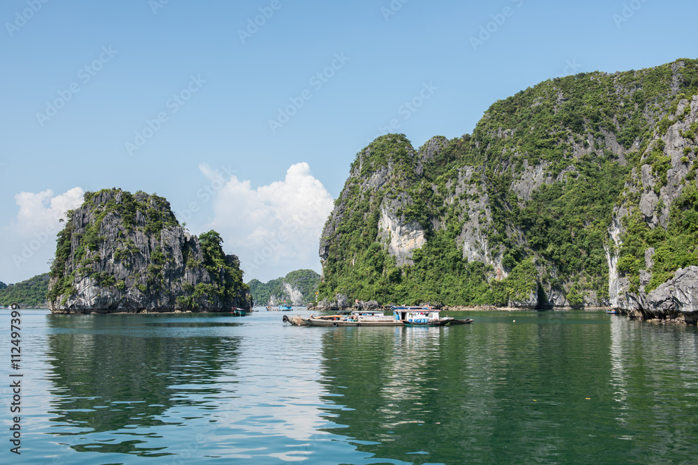 Fototapeta premium Boat Trip to Ha Long