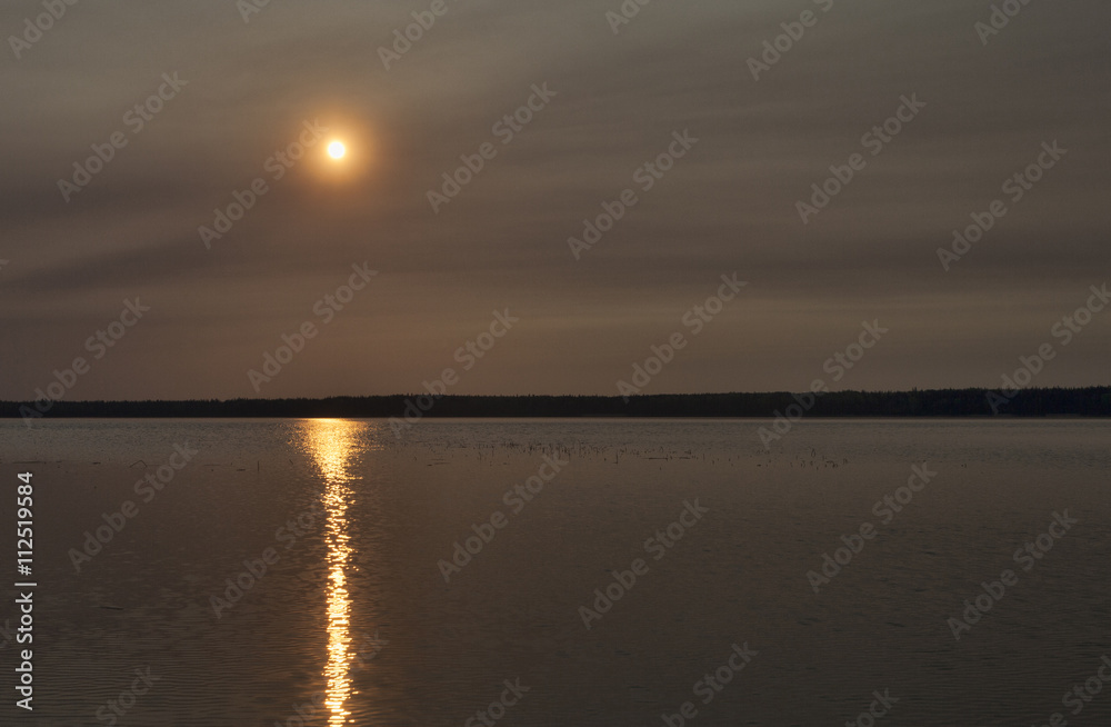 Naklejka premium Lake sunrise