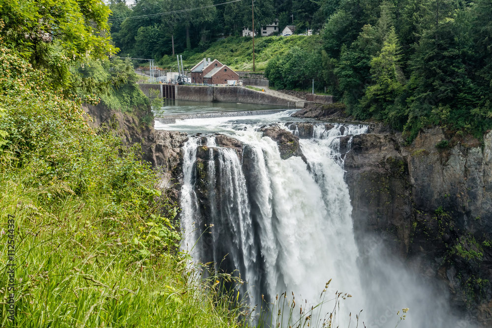 Obraz premium Waterfall At Snoqualmie 5