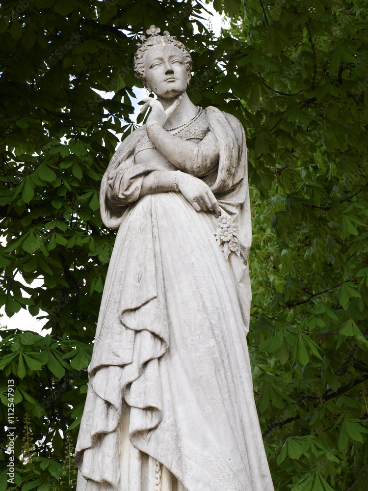 statue of Marguerite d'Angoulême