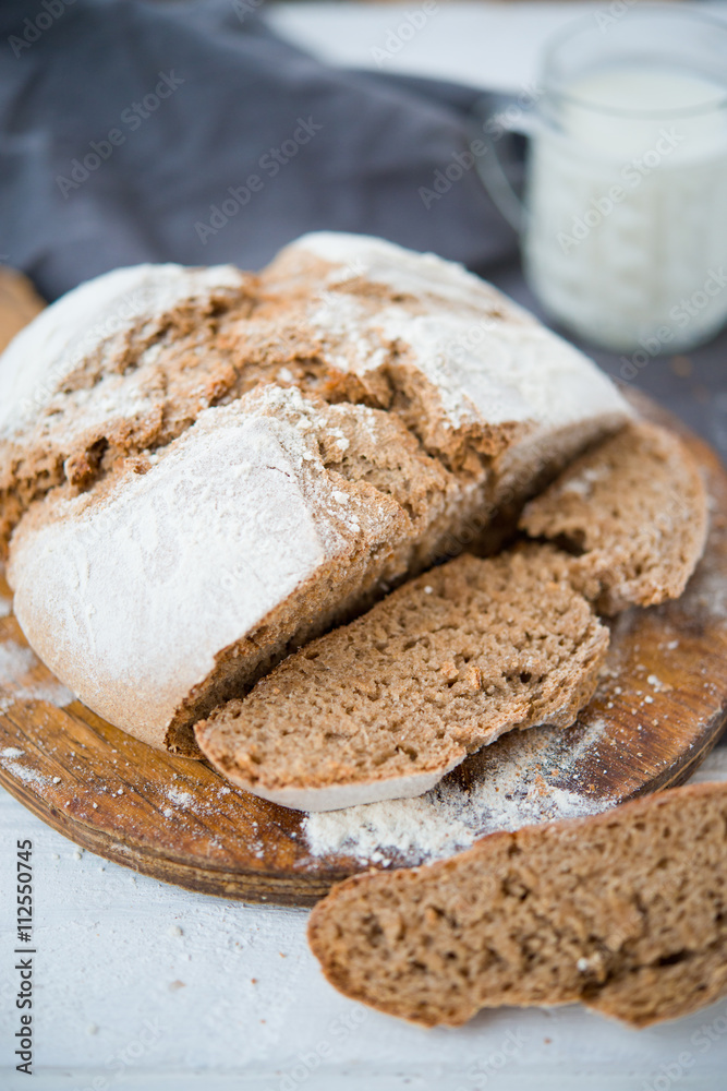 Black rye bread
