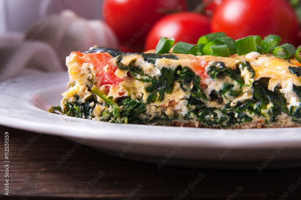 Frittata with spinach, tomatoes and cheese