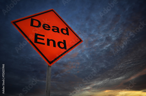 Dead end warning road sign photo