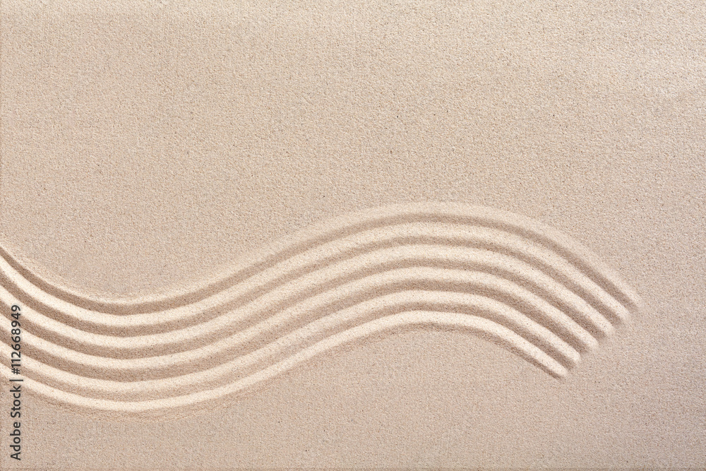 Curving wave pattern in a Japanese zen garden - obrazy, fototapety, plakaty 