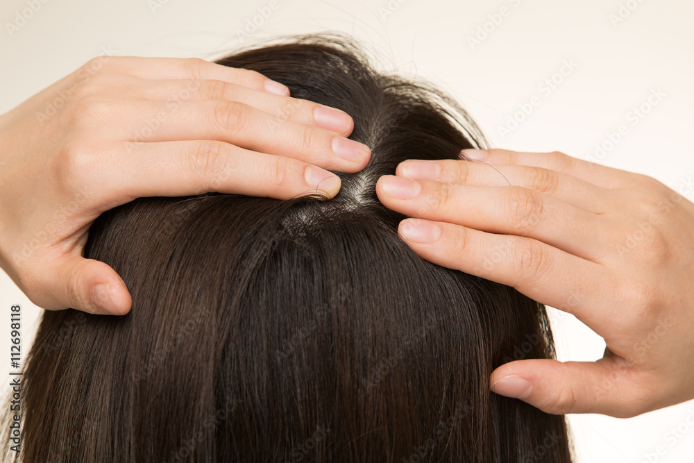 Naklejka premium 頭皮ケア