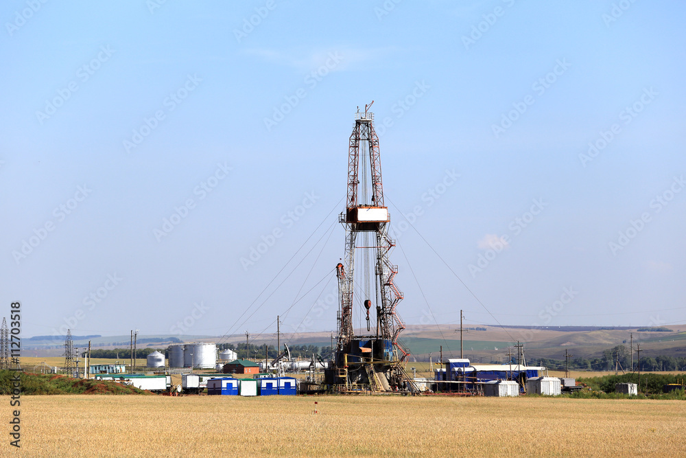 Obraz premium drilling rig in the field