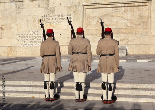 Почетный караул у памятника неизвестному солдату. Афины. Греция.
