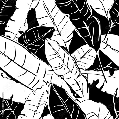 Vector summer seamless pattern with monochrome banana palm leaves. Tropical l...