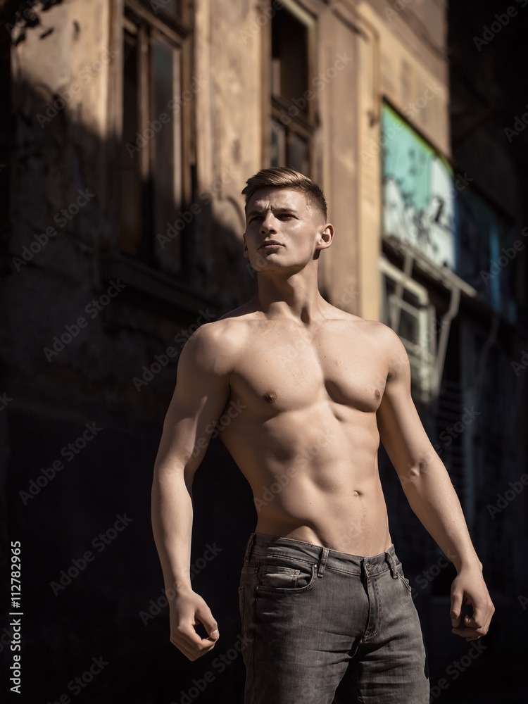 Fototapeta premium Muscular young man