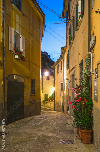 Fototapeta Naklejka Na Ścianę i Meble -  Evening small streets