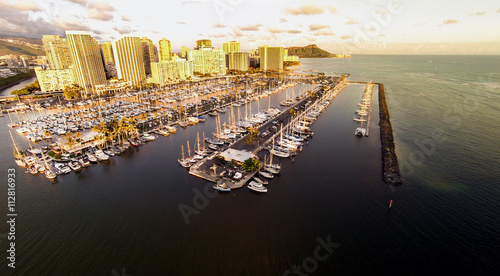Φωτογραφία Aerial view over Waikiki and Ala Wai Boat harbor from Ala Moana