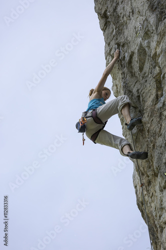 junge Frau beim Klettern in der Steiermark, Österreich © Lunghammer