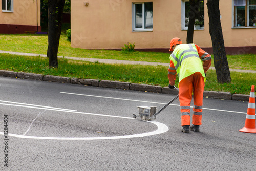 road works, painting of road lanes