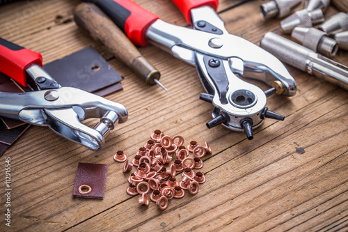 Leather hole punch