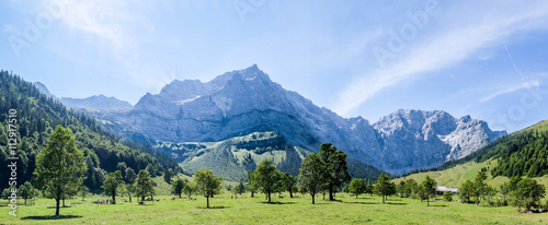 Fototapeta Naklejka Na Ścianę i Meble -  karwendel mountains