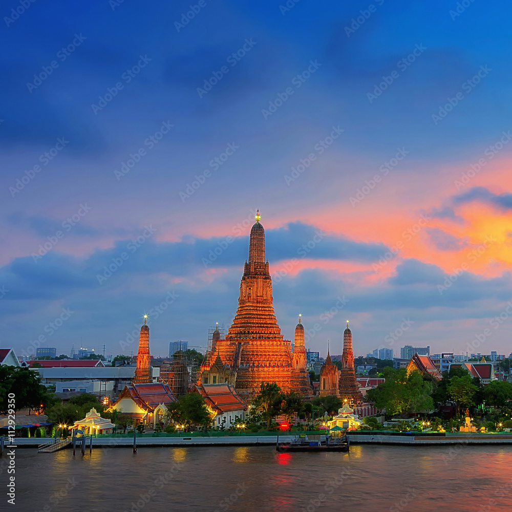 Fototapeta premium Wat Arun temple