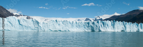Ghiacciaio Perito Moreno visto dal lago Argentino