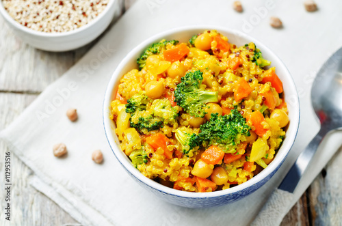 Quinoa broccoli carrot curry