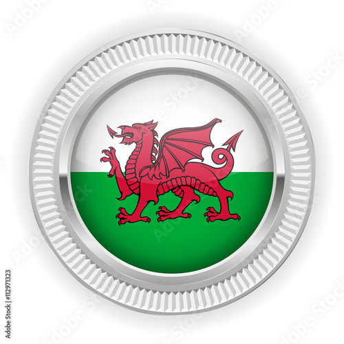 Runder Button mit walisische Flagge und silber Rand