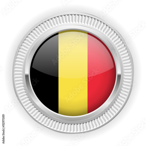 Runder Button mit belgische Flagge und silber Rand