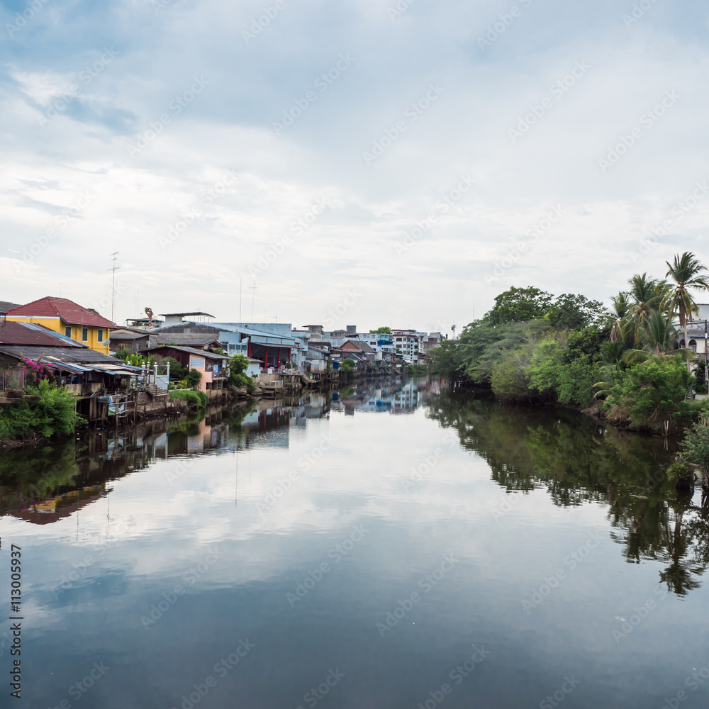 Fototapeta premium Local house on riverside in Chantaburi Thailand