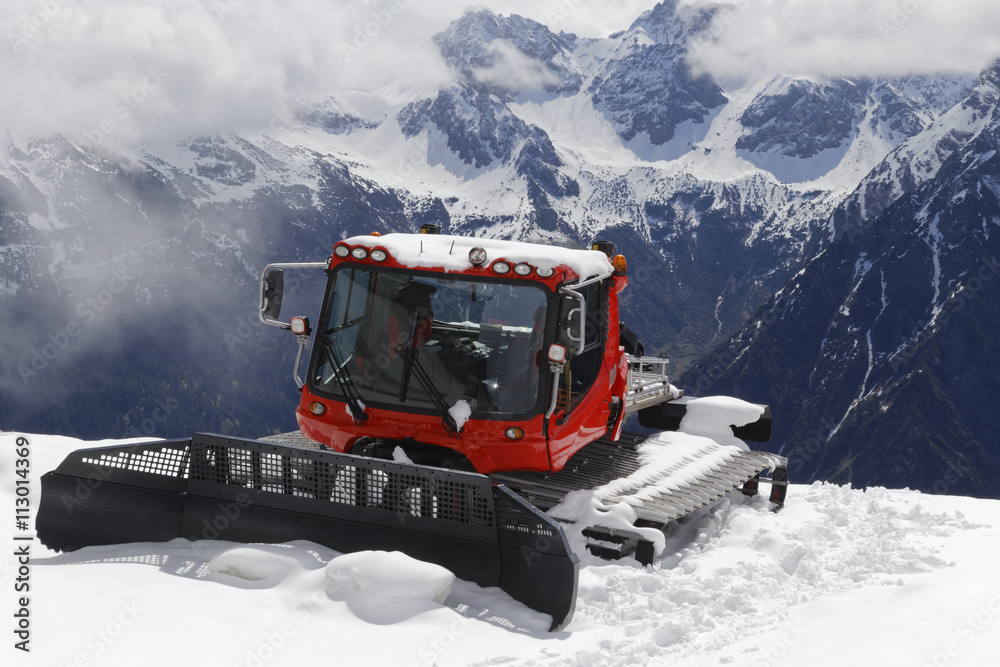 snowcat in the austrian alps: Kleinwalsertal snowcat in the austrian alps: Kleinwalsertal