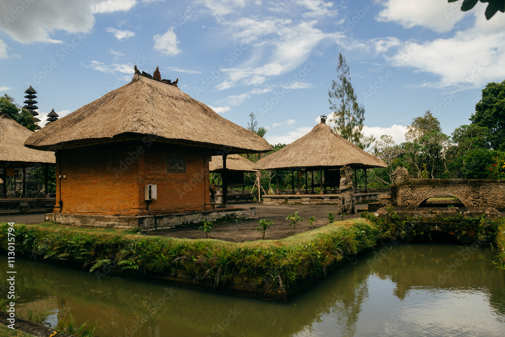 Gebäude in Tempelanlage auf Bali Gebäude in Tempelanlage auf Bali