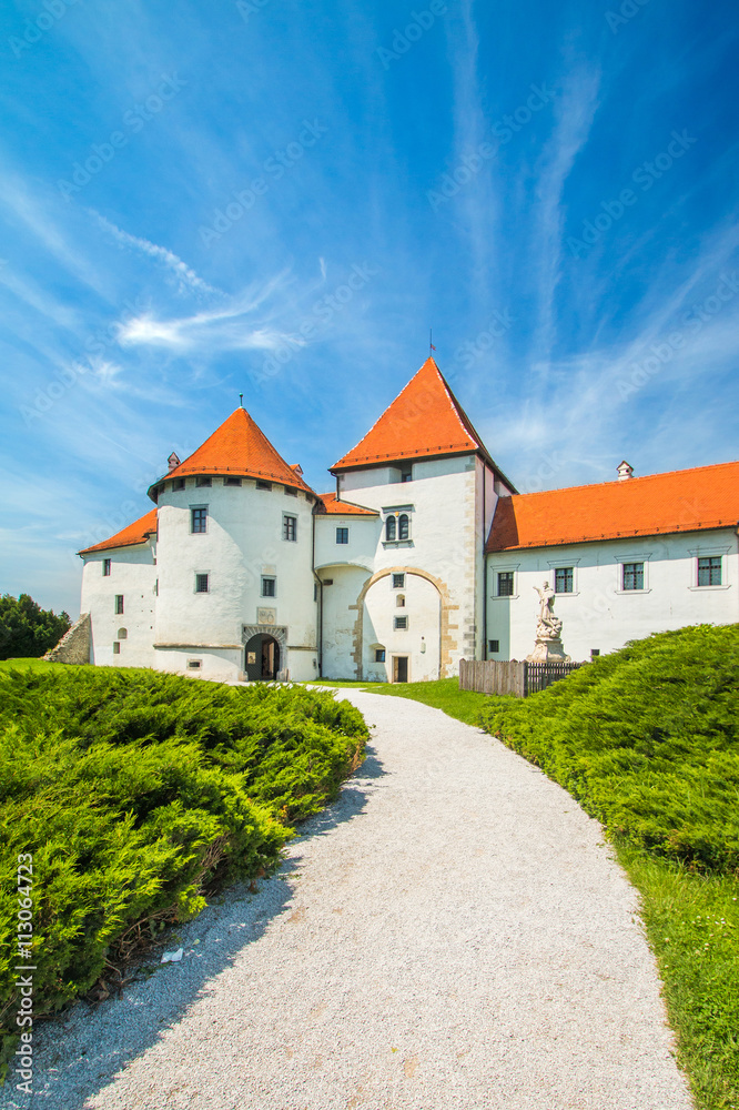     City park and old castle in Varazdin, Croatia, originally built in the 13th century 
