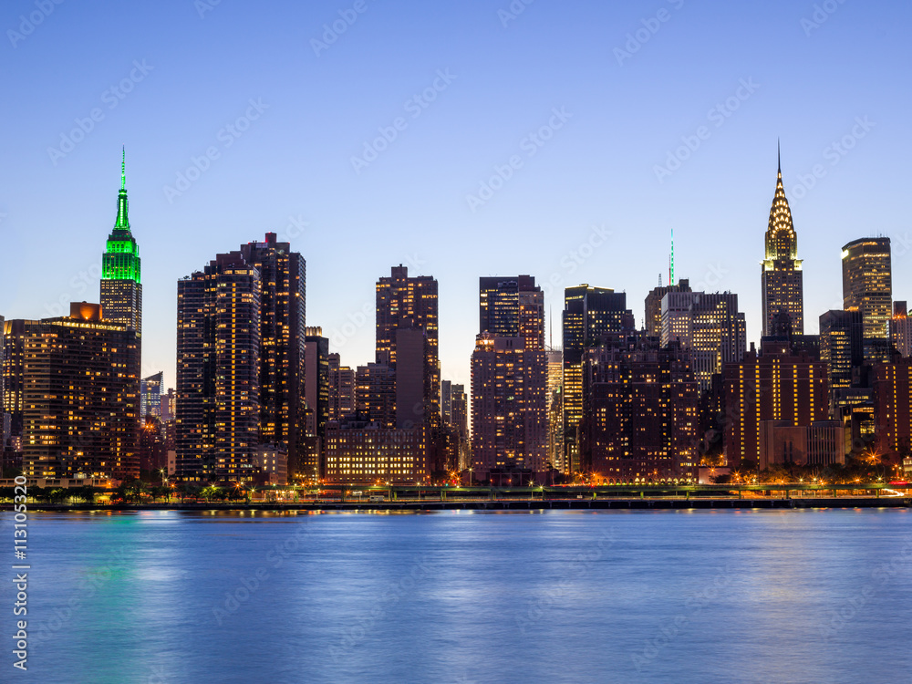 Obraz premium Panoramę budynków na Manhattanie w Nowym Jorku