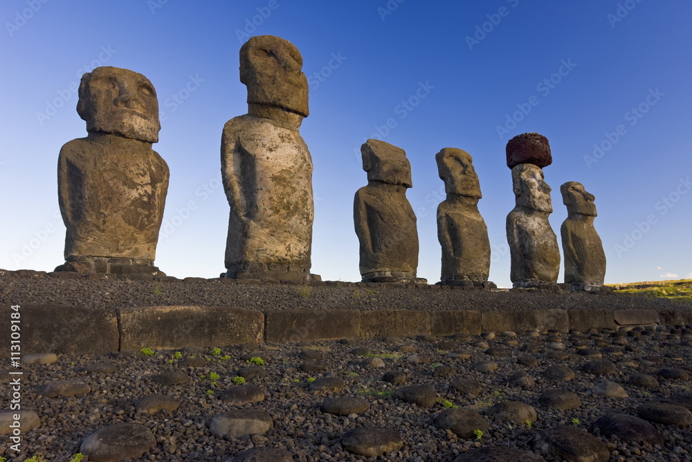 Ahu Tongariki, the largest ahu on the Island, Tongariki is a row of 15