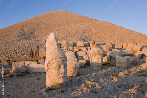 Ancient carved stone heads of the gods, the god Antiochus, Nemrut Dagi (Nemrut Dag), on the summit of Mount Nemrut, Anatolia, Turkey Minor