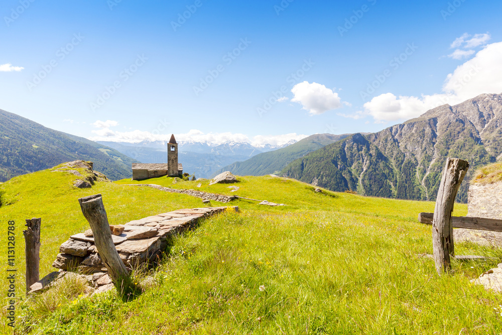 Chiesetta di San Romerio (1106) - Valle di Poschiavo - Canton Grigioni - Svizzera 