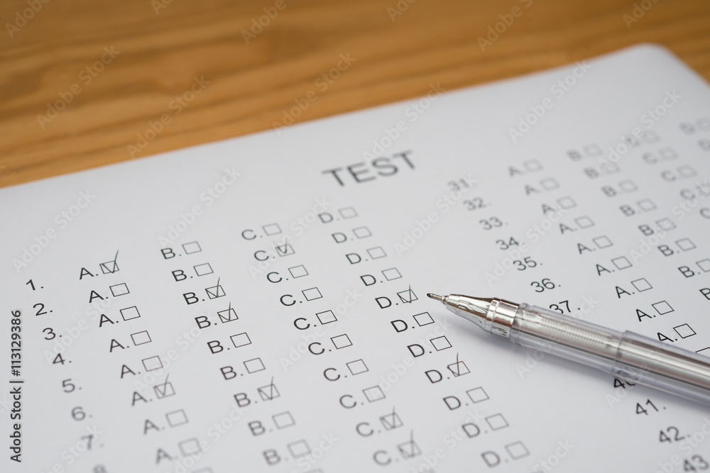 Fototapeta premium test score sheet with answers and ballpoint