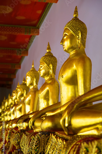 Скульптура золотого Будды. Бангкок, Таиланд.