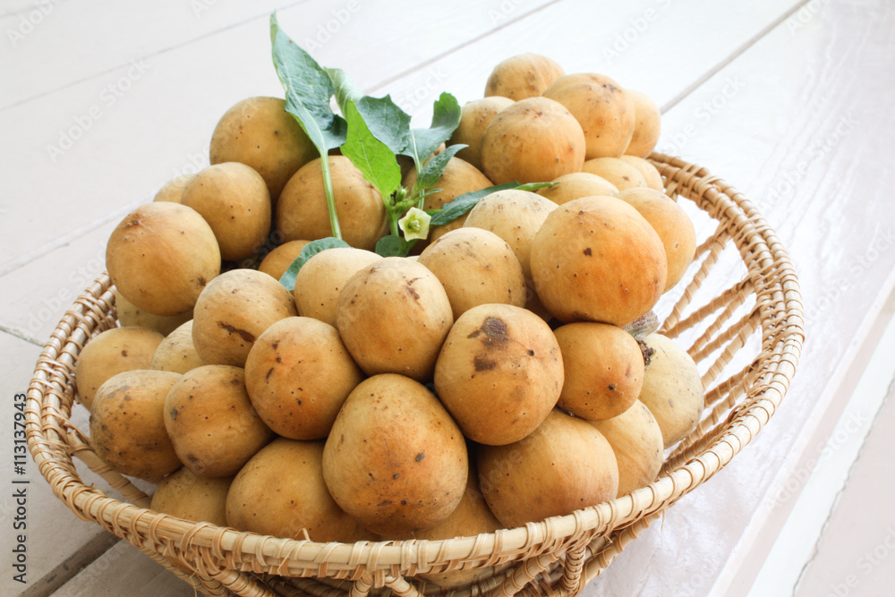 Longkong (Lansium parasiticum) fresh fruit in the basket
Longkong (Lansium parasiticum) fresh fruit in the basket