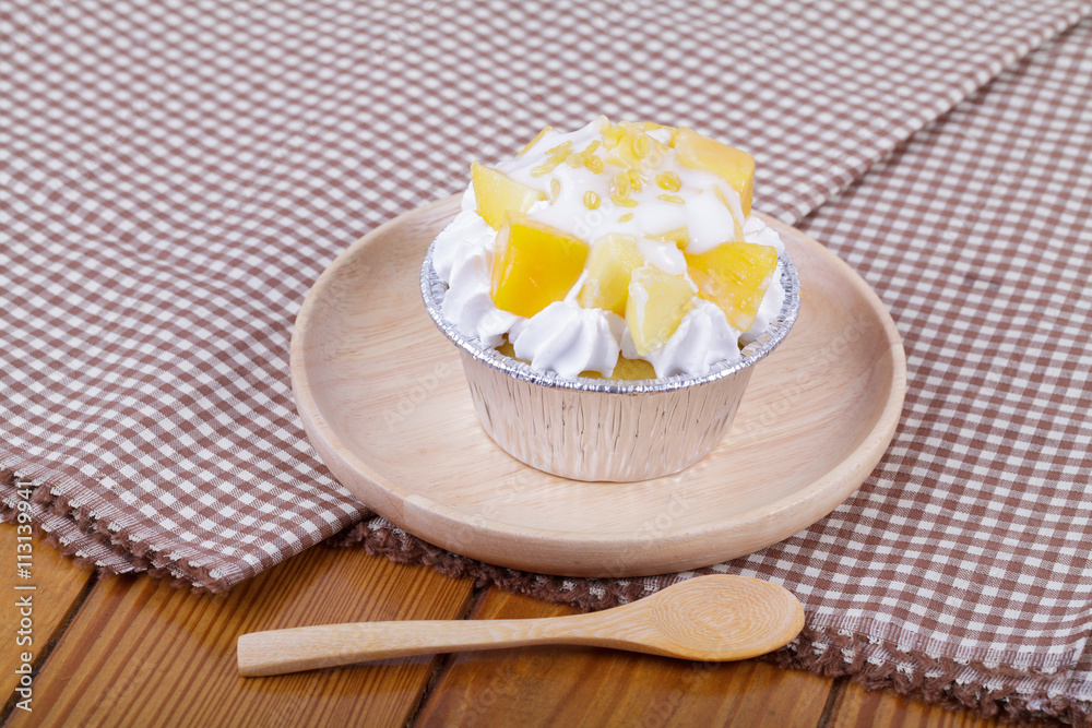 mango cupcake with coconut milk mango cupcake with coconut milk