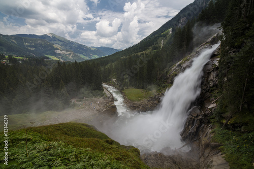 Wasserfall in den   sterreichischen Alpen