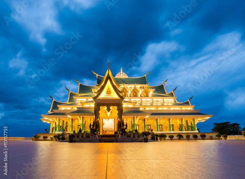 Cuadro en lienzo Wat Pa Phu Kon in Udon Thani province, Thailand.