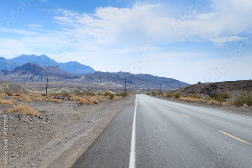 Perspective road, Death Valley, USA © elleonzebon